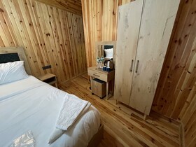 Golden Metro Boutique