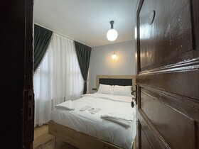 Golden Metro Boutique