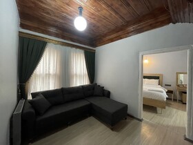 Golden Metro Boutique