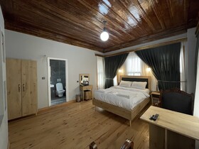 Golden Metro Boutique