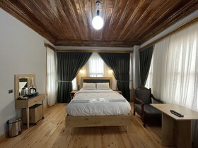 Golden Metro Boutique