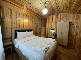 Golden Metro Boutique