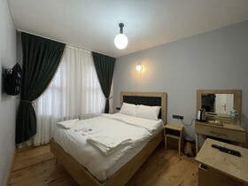 Golden Metro Boutique