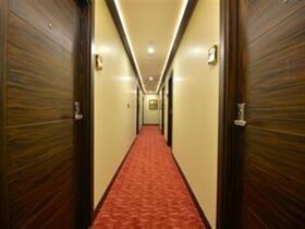 Golden Siyav Hotel