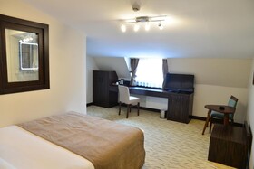 Golden Siyav Hotel