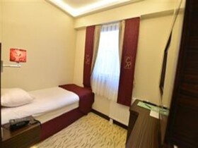 Golden Siyav Hotel