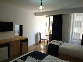 Golden Street Hotel