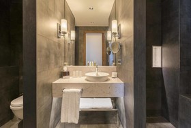 Golden Tulip Istanbul Bayrampasa