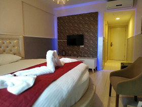 Gold Suite