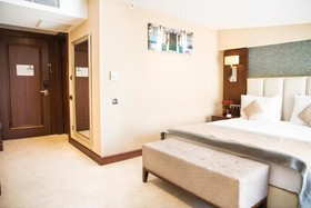 Grand Aras Hotel & Suites