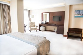 Grand Aras Hotel & Suites