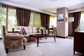 Grand Aras Hotel & Suites