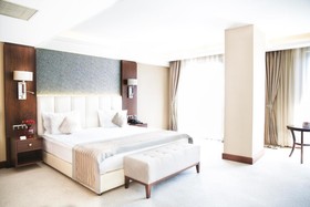Grand Aras Hotel & Suites