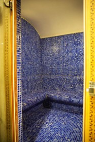 Grand Aras Hotel & Suites