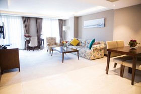 Grand Aras Hotel & Suites