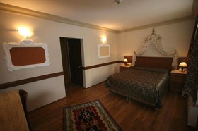 Grand Peninsula Hotel