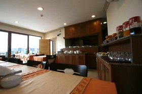 Grand Peninsula Hotel