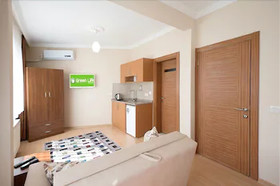 Green Life Apart Hotel