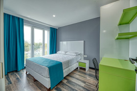 Gris & Verde Suite Hotel