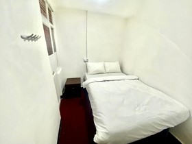 Hamam Hostel 1469