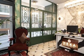 Hexa Suites Hotel