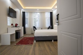 Hodegon Suite