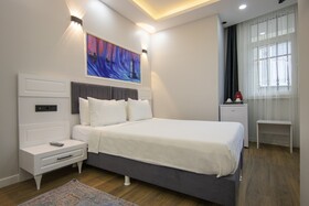 Hodegon Suite