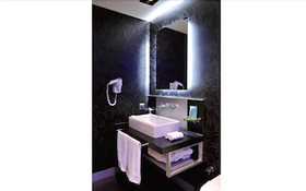 Vernazza Suites Hotel