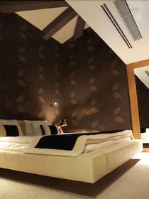 Vernazza Suites Hotel