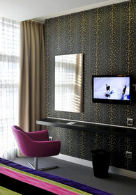 Vernazza Suites Hotel