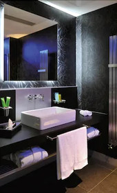 Vernazza Suites Hotel