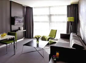 Vernazza Suites Hotel