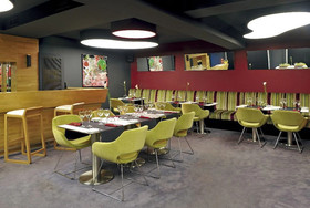 Vernazza Suites Hotel