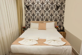 Honey Hotel