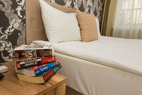 Honey Hotel