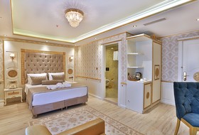 Hotel Emirhan Palace
