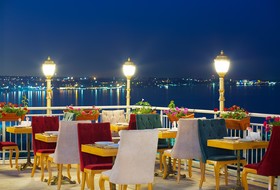 Hotel Emirhan Palace