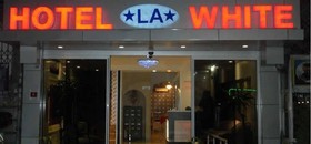 Hotel La White