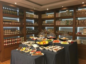 Housez Suites & Apartments