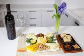 Housez Suites & Apartments