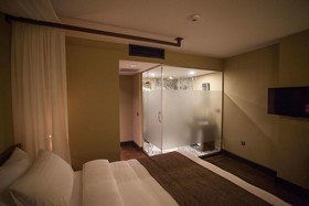 Juliet Rooms & Kitchen