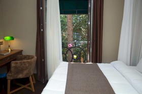 Juliet Rooms & Kitchen