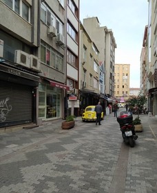 Kadikoy Can Apart