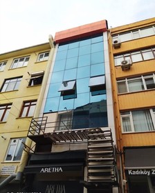 Kadikoy Can Apart