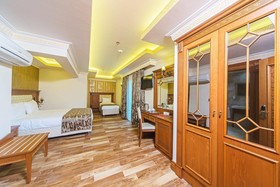 Lausos Palace Hotel