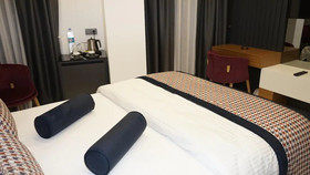 La Vita Suites