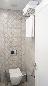 La Vita Suites