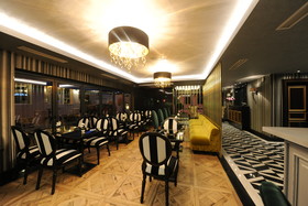 Le Petit Palace Hotel