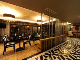 Le Petit Palace Hotel