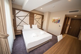 Litros Hotel & Spa